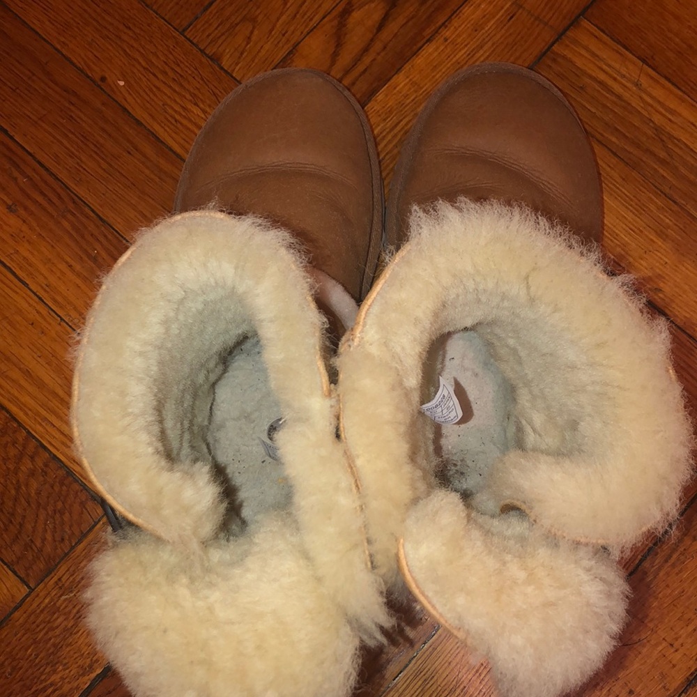 Chestnut UGGS - Picture 4 of 4